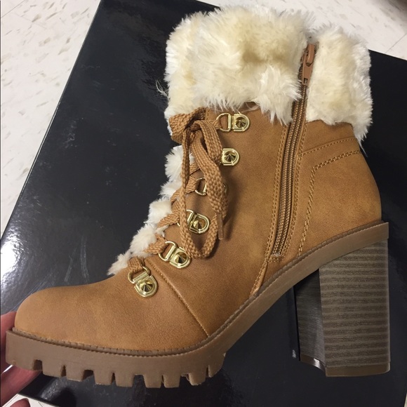 🥾Super Super Cute Guess Boots🥾 - Picture 3 of 5